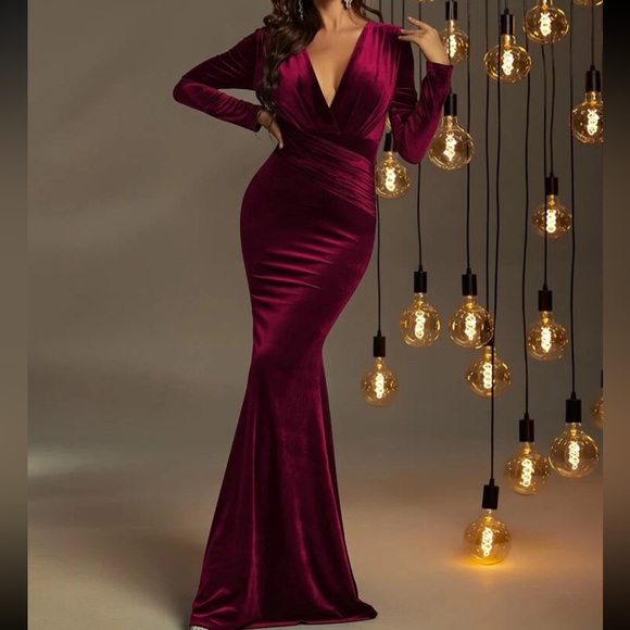 Elegant Off-Shoulder Velvet Maxi Evening Dress with Crisscross Back & Train main image 0